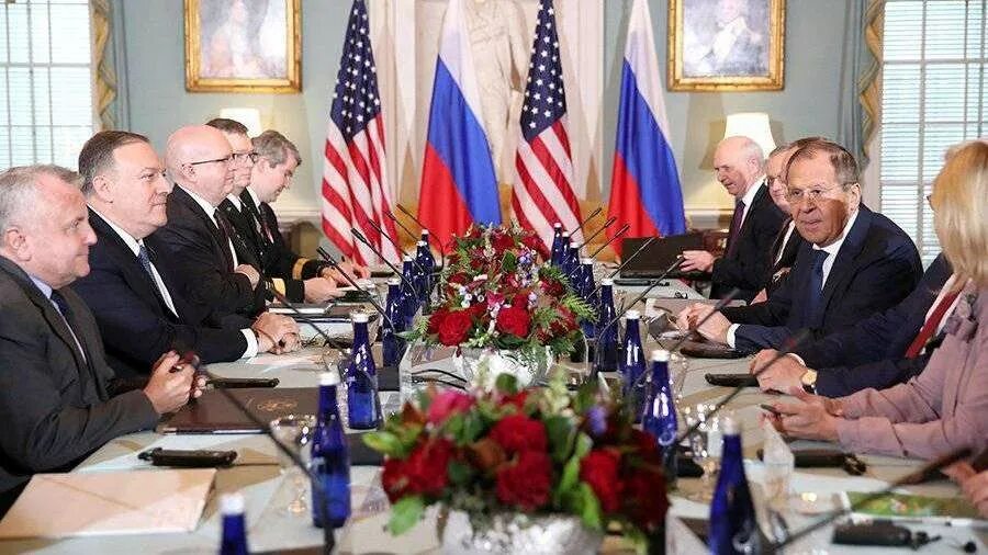 Россия садится за стол переговоров