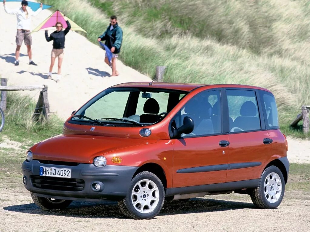 Fiat multipla. Fiat multipla i. фиат мультипла 2. fiat multipla 1 9 jtd sx. фиат мультипла 1995.