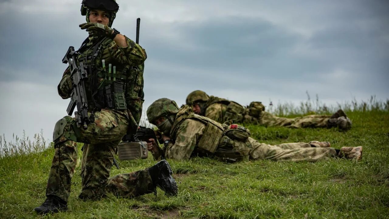 Спецназ. Военные учения. Солдат Российской армии. Военнослужащий Российской армии.