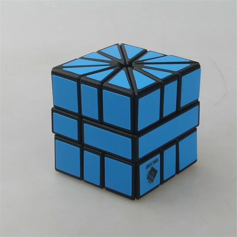 Сколько синих кубиков. Синий куб. Голубой кубик. Квадратный куб. Магический куб "квадрат".