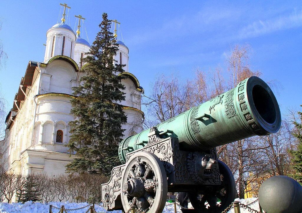 Какой памятник культуры создал чохов. Царь пушка в Москве. Исторические памятники России царь пушка. Царь-пушка Московский Кремль. Царь пушка в Московском Кремле 1586 Автор.