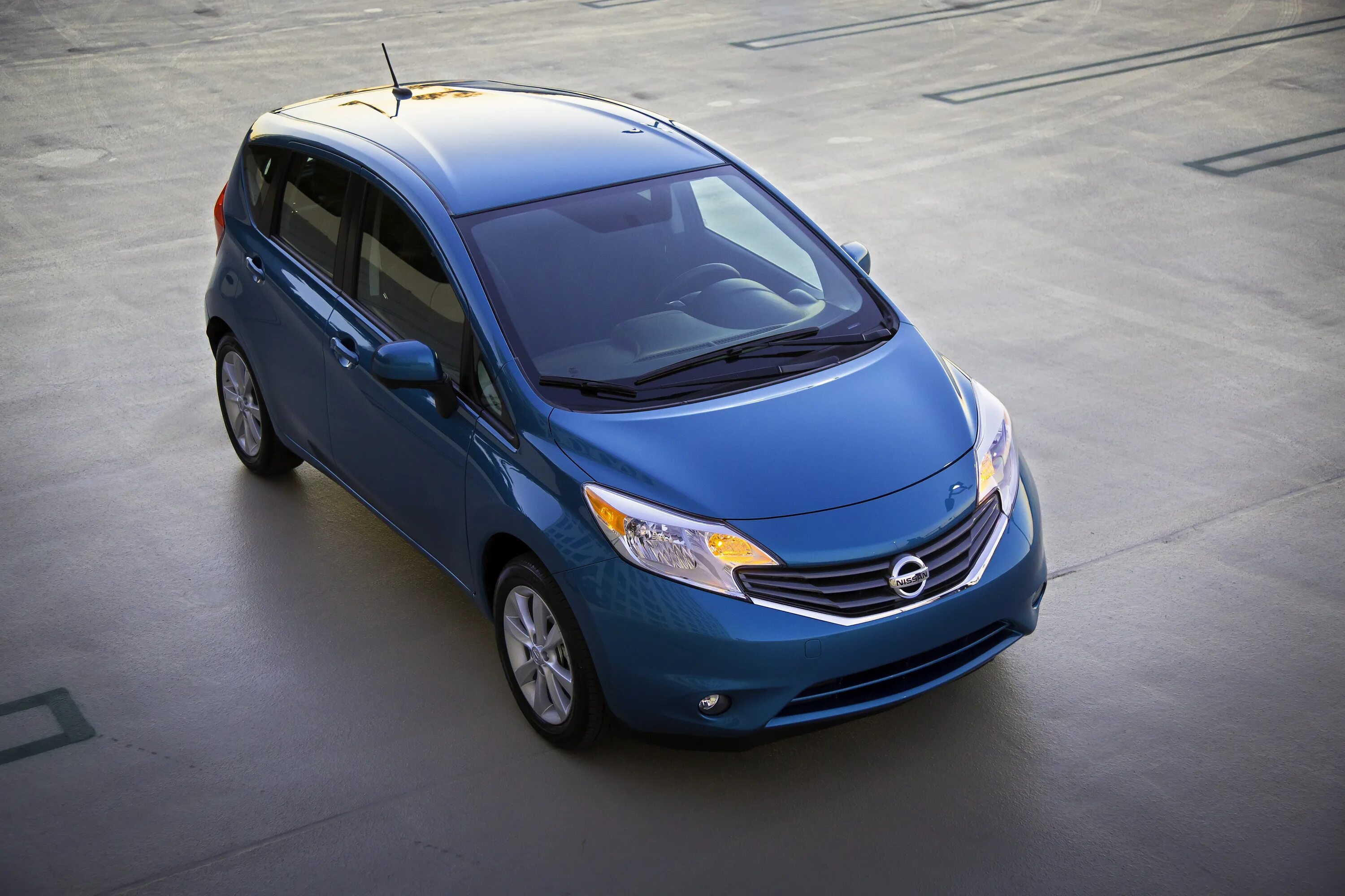 Ниссан ноут обзор. Nissan Versa Note 2013. Nissan Versa 2014. Nissan Note 2014. Ниссан ноут 2013.