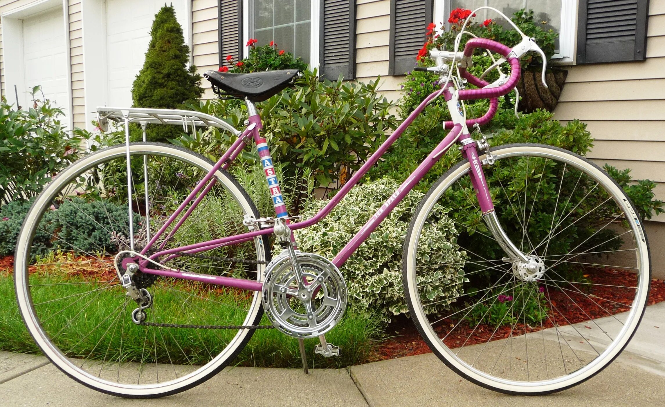 Mixte 1963 субтитры. Сериал лицей франция. Смешанный лицей сериал. Марина митрофанова сериал 2019. Dbs touring mixte 1979.