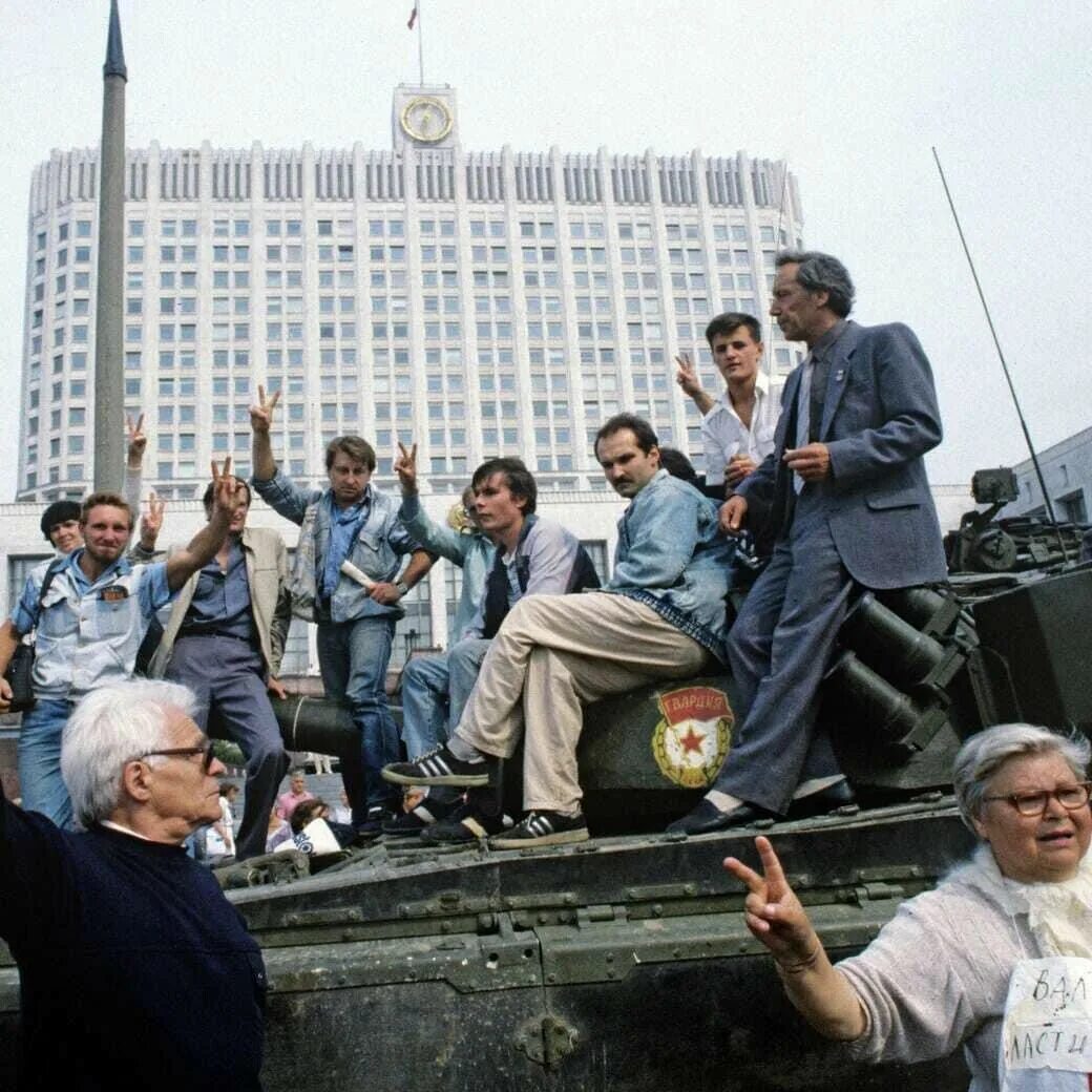 Горбачев форос гкчп 1991. Путч ельцин горбачев гкчп. Борис ельцин 1991 путч. Путч горбачева. Руцкой 1991.