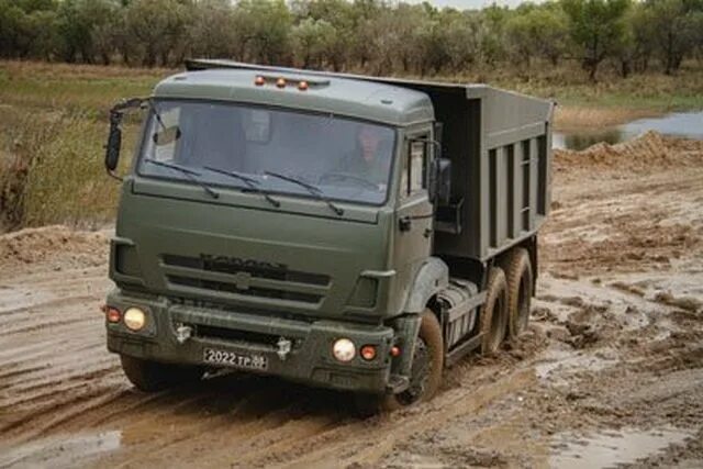 Купить камаз в амурской. КАМАЗ 65117 военный Министерства обороны. 4 Самосвал КАМАЗ военный. КАМАЗ самосвал для Министерства обороны. КАМАЗ Амур.