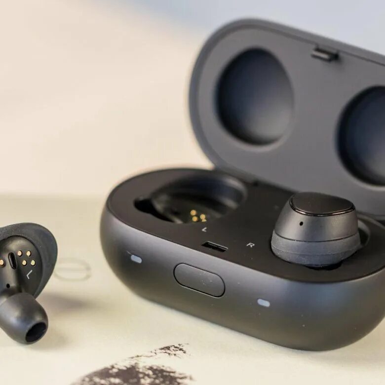 Наушники samsung iconx. Sm-r140 samsung наушники. Samsung sm-r150 gear iconx. Samsung gear iconx 2018. Наушники филипс беспроводные тат1215.