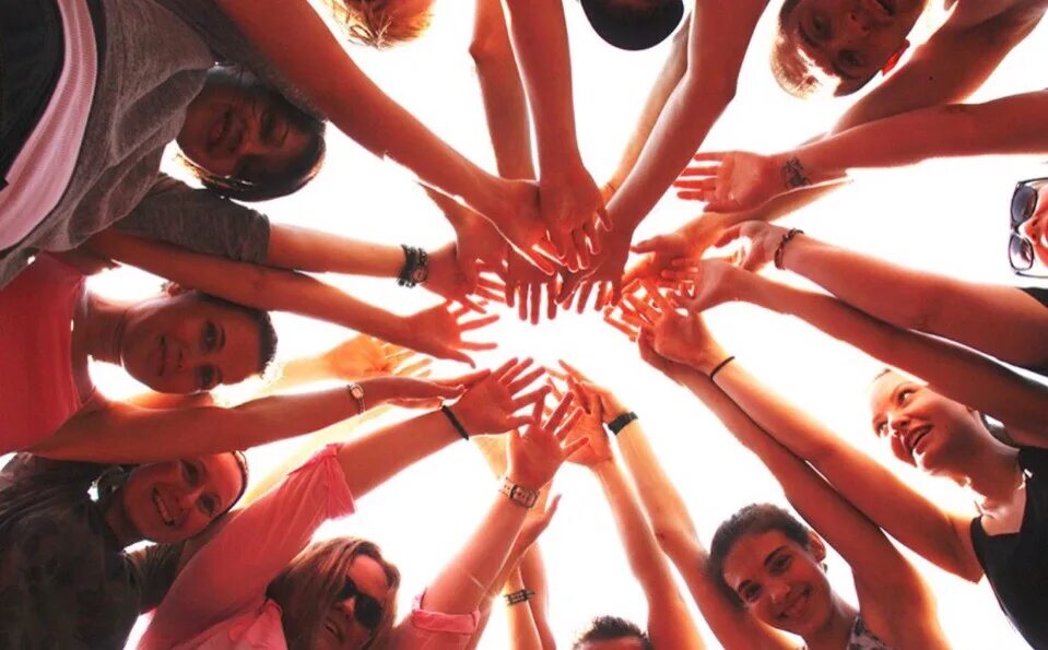 Лагерь школа вожатых. Лагерь детский остров. Детский лагерь вожатые. Вожатый. Лагерь школа вожатых.