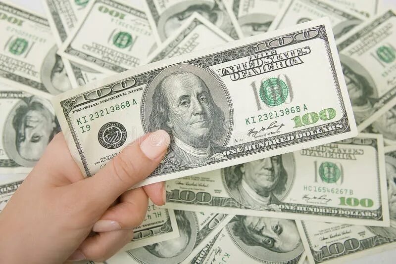 Dollar loans. Веер из долларов. Pax dollar. Покажи деньги. Доллары из рук в руки.