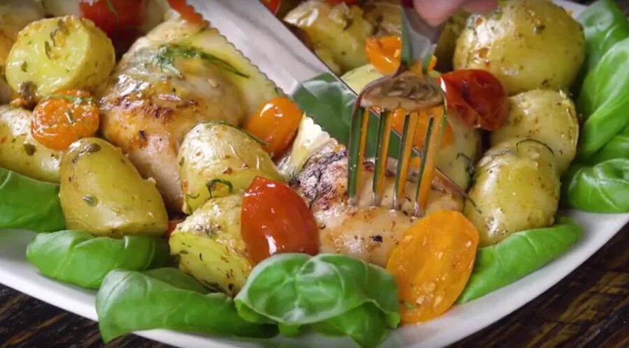 рыба запеченная с овощами. судак запеченный в духовке с овощами. судак запеченный в духовке с овощами. судак в духовке в фольге целиком. рыба фаршированная (судак, щука).