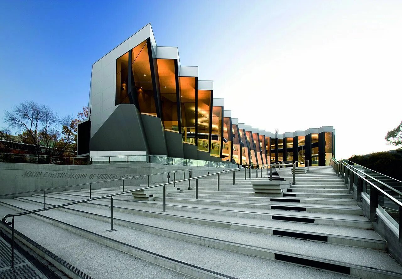 Канберра национальный университет. Школа медицинских исследований Джона Кёртина в Канберре, Австралия. Австралийский национальный университет в Австралии. Австралия Канберра университет архитектура.