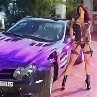 Красивые телочки. Музыка телочки. Девушка диджей в очках. Музыкальная фотосессия. Девушка с колонкой.