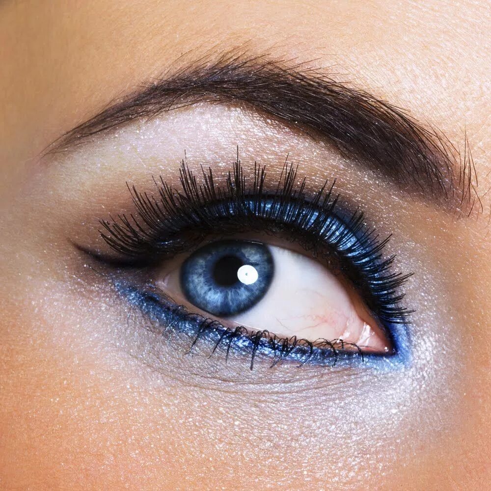 Серо голубоглазая. Красивые глаза. Яркий макияж для голубых глаз. Красивый макияж для голубых глаз. Синие глаза.