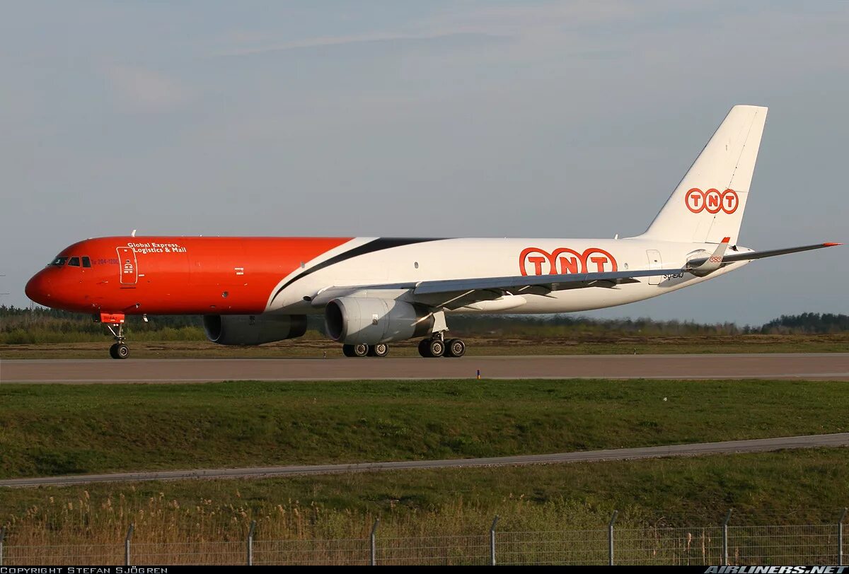 Ту 204 cairo aviation. Ту 204 cairo aviation. Ту 204 карго. Ту 204 cairo aviation. Ту 120.