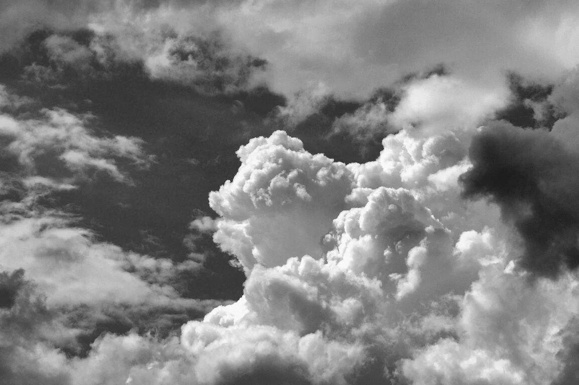 Look at those enormous black clouds. Облака. Черные облака. Облака чб. Белое облако.