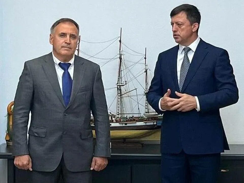 Сахалино курильское управление росрыболовства. Погоны росрыболовства. Пограничники невельск сахалин. Росрыболовство воронеж. Пограничники невельск сахалин.