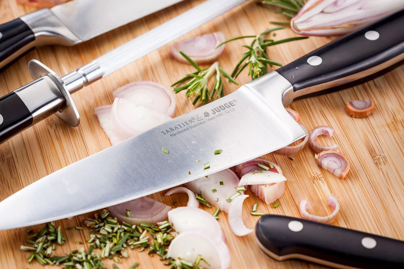 Какой кухонный нож выбрать. Sabatier ножи. Ножи Книвес. Ножик кухонный. Красивые кухонные ножи.