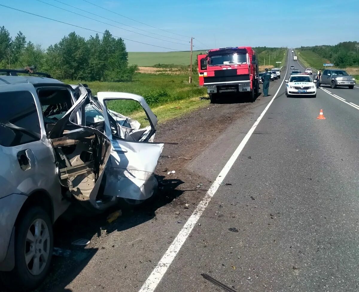 4 разбился. Авария в Оренбургской области. ДТП В Оренбургской области. ДТП на Оренбургской трассе.