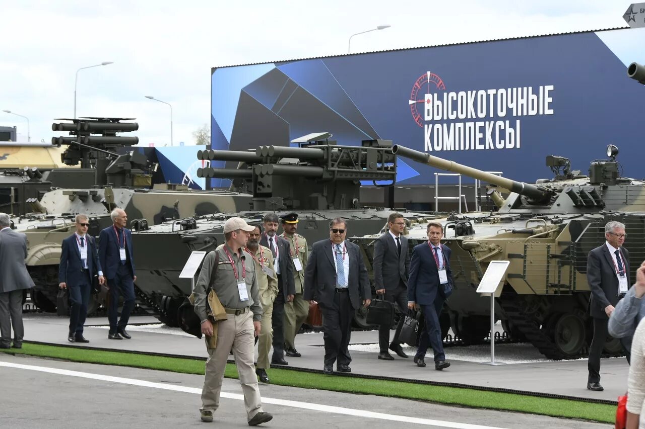 вооружение росгвардии. оборонно-промышленный комплекс россии. шойгу уралвагонзавод. цех 130 увз. впк русич.