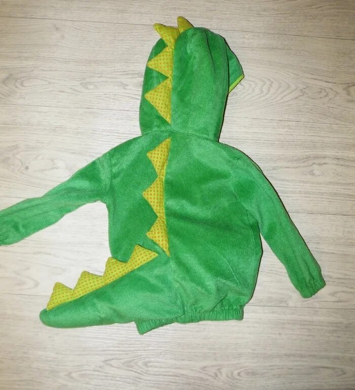 Карнавальный костюм дракона. Ребенок в костюме дракончика. Костюм "дракон". Костюм дракона легкий. Костюм дракона легкий.