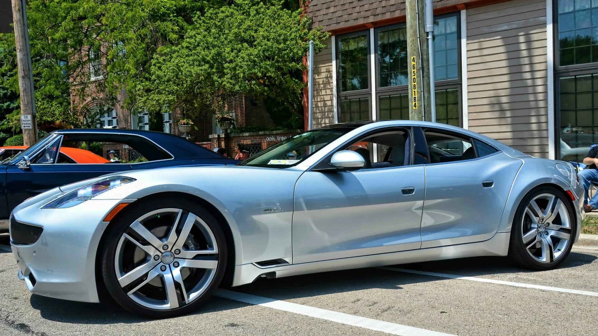 Фискер карма. Машина Фискер карма. Fisker Karma 2022. Фискер карма кабриолет.