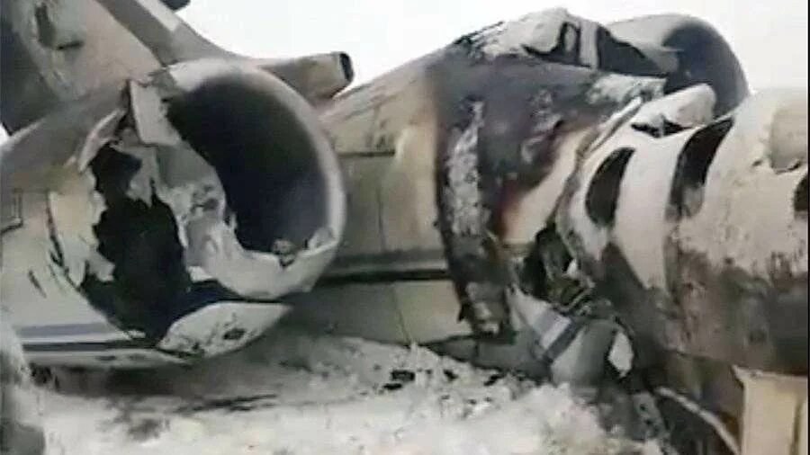 афганистан бегство на самолете. пассажирский самолет афганистан. кабул самолет шасси. сбитые вертолеты в афганистане. катастрофа фалькона в афганистане.