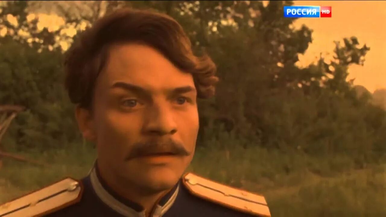 Черный ворон друг залетный