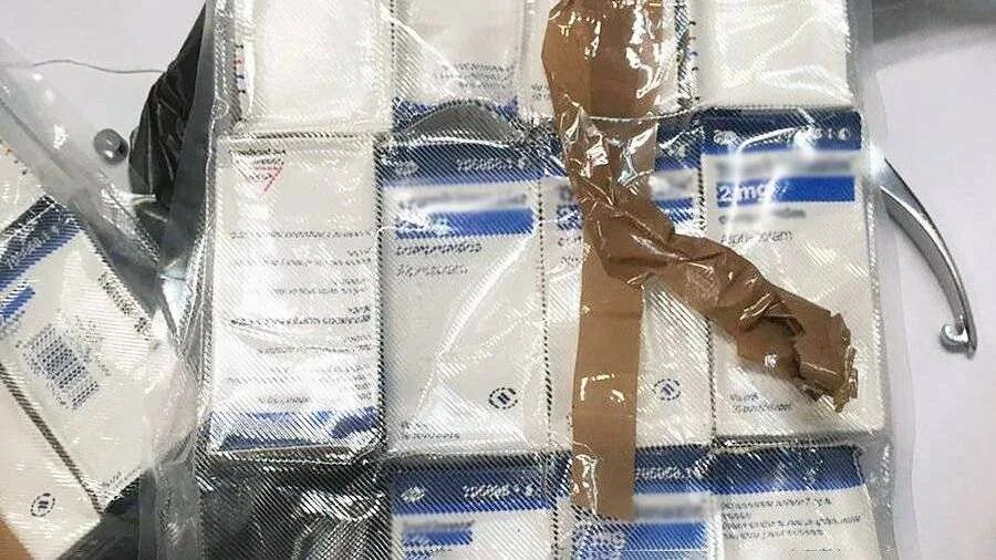 опасная посылка взрывчатое. международный мелкий пакет. почта испании. возвратные посылки. посылка из италии.