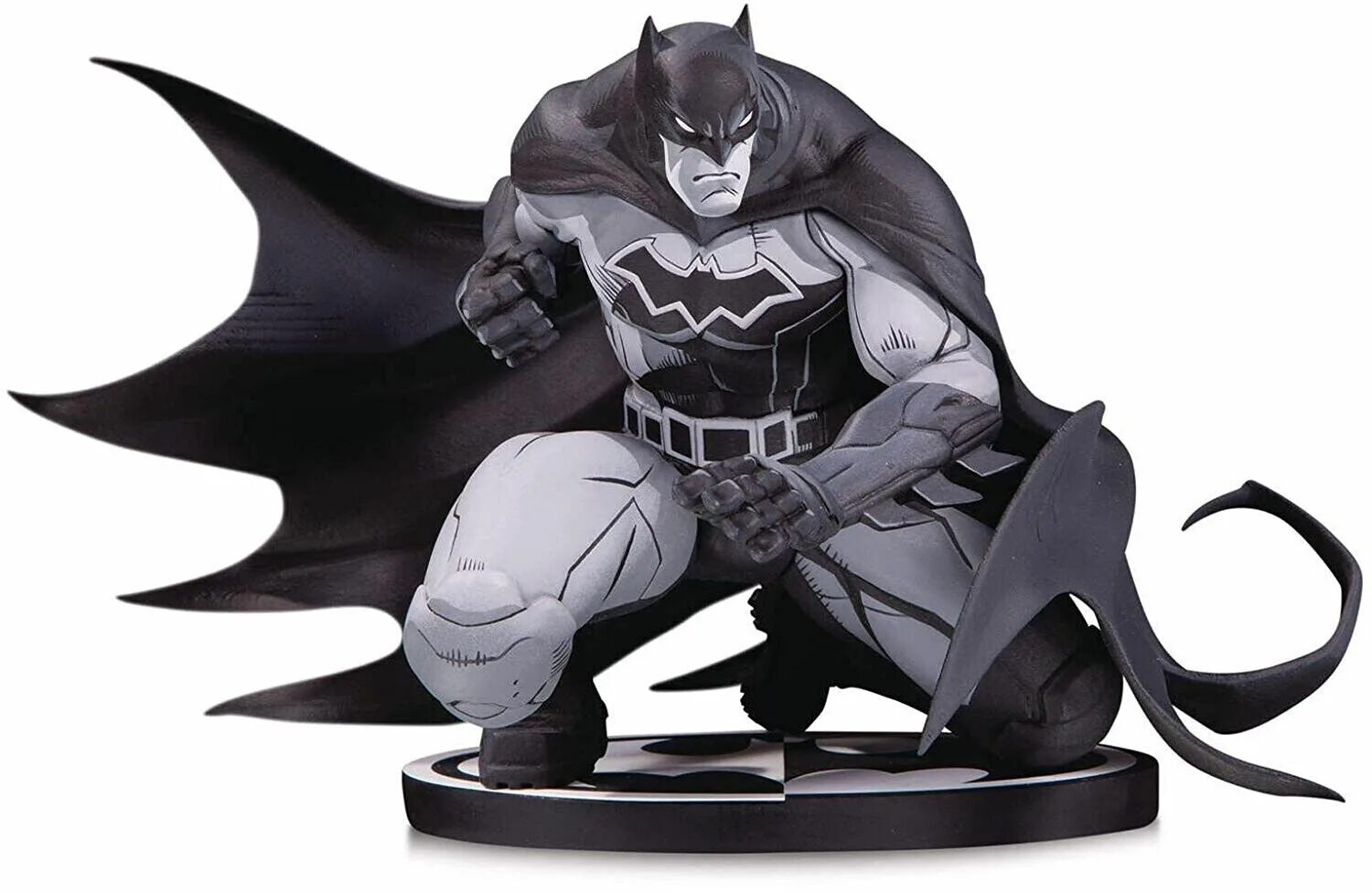 Бэтмен (DC Comics) Black and White. Бэтмен (DC Collectibles). Batman by Joe Madureira. Статуя Бэтмена.