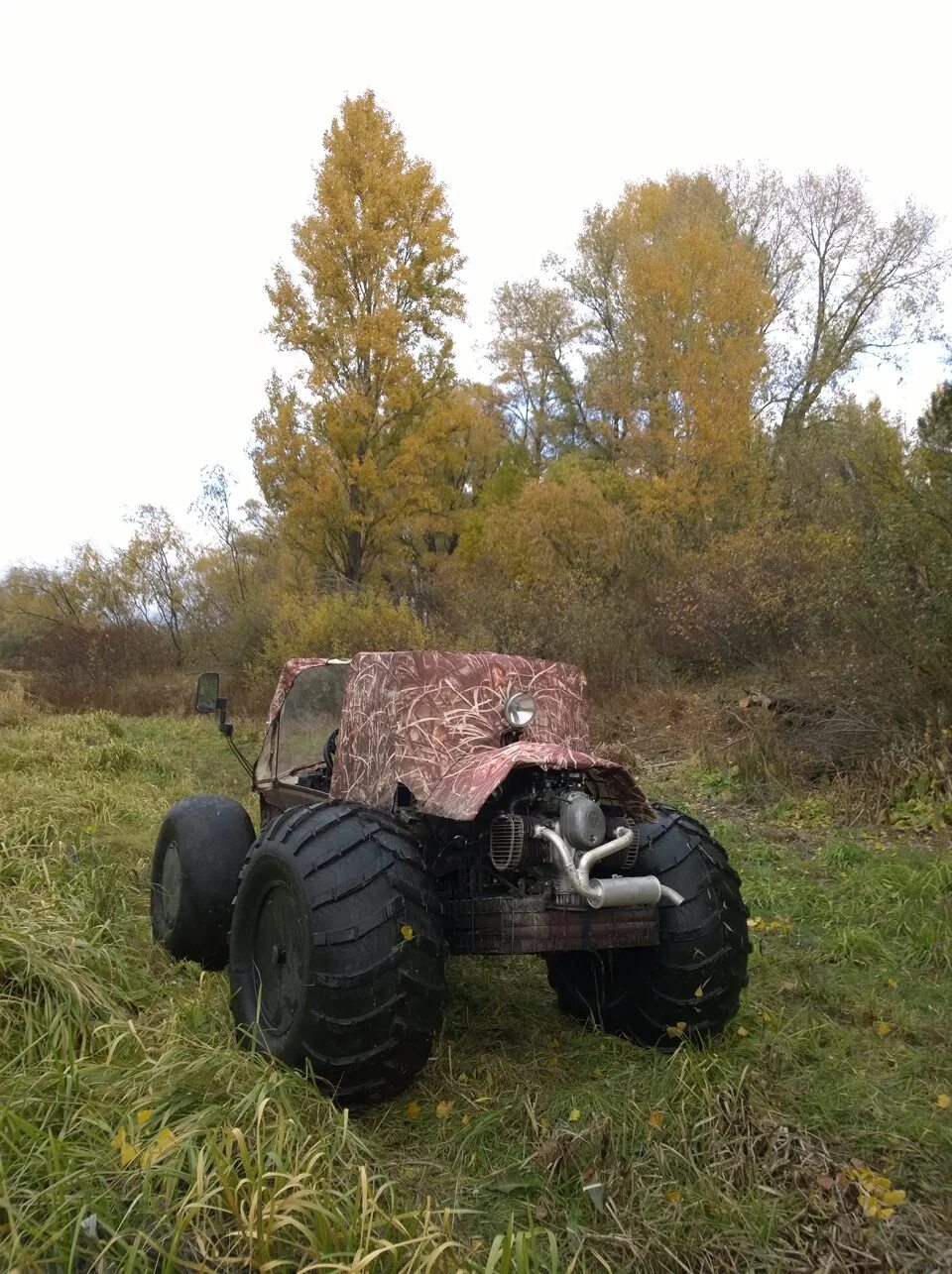 Болотоходы на шинах низкого давления самоделки. Болотоход Боливар. Квадроцикл на ободрышах ГАЗ 66. Москвич болотоход. Шины низкого самодельные