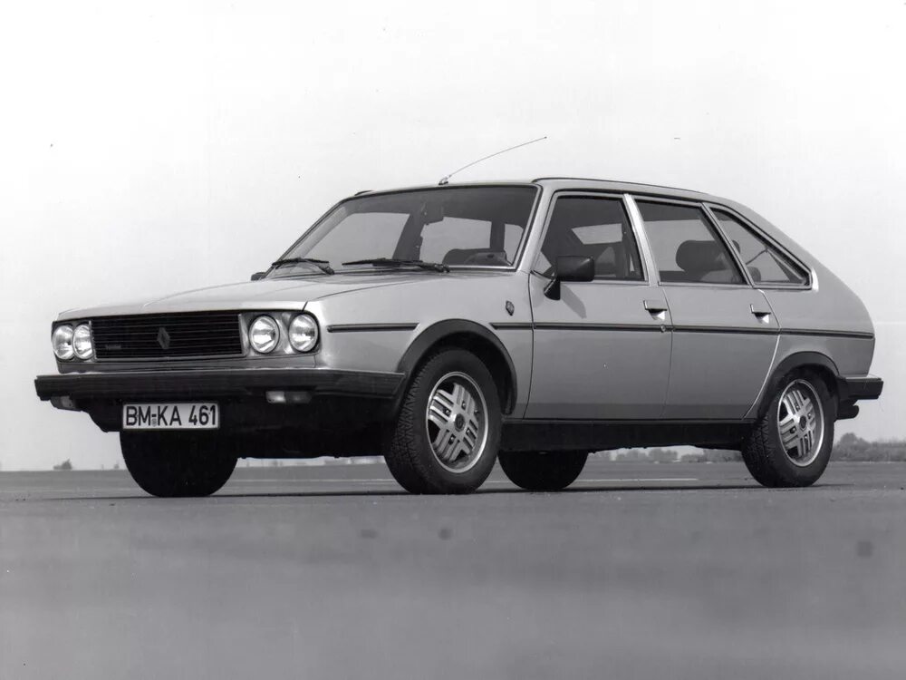 Renault 30. Renault 30 TX. Renault 30 1975. Рено 1975 года. Renault достар первое поколение.