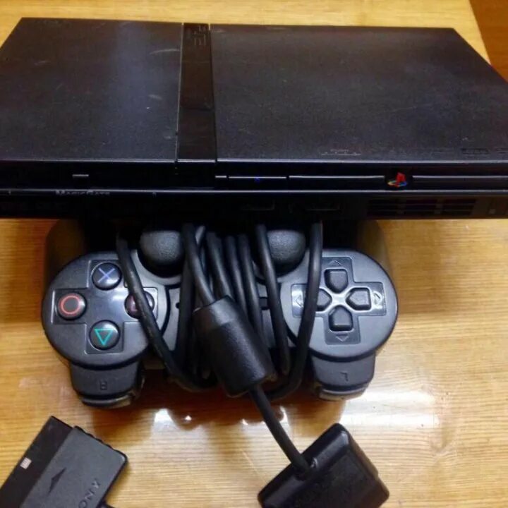 Пс 2 11. Приставка пс2 сони. Sony PLAYSTATION 2. Ps2 приставка. Игровая приставка Sony PLAYSTATION 2.