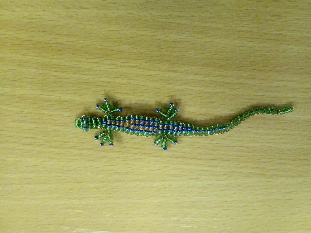 Как сплести ящерицу из бисера. Плетение ящерицы. Схема для плетения бисером ящерица. Схемы плетения из бисера для детей ящерица. Ящерка из бисера.