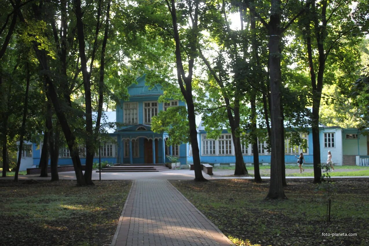 Усадьба тамбов отзывы. Асеевский парк тамбов. музейный комплекс «усадьба асеевых». усадьба асеева тамбов парк. дворец асеева тамбов.