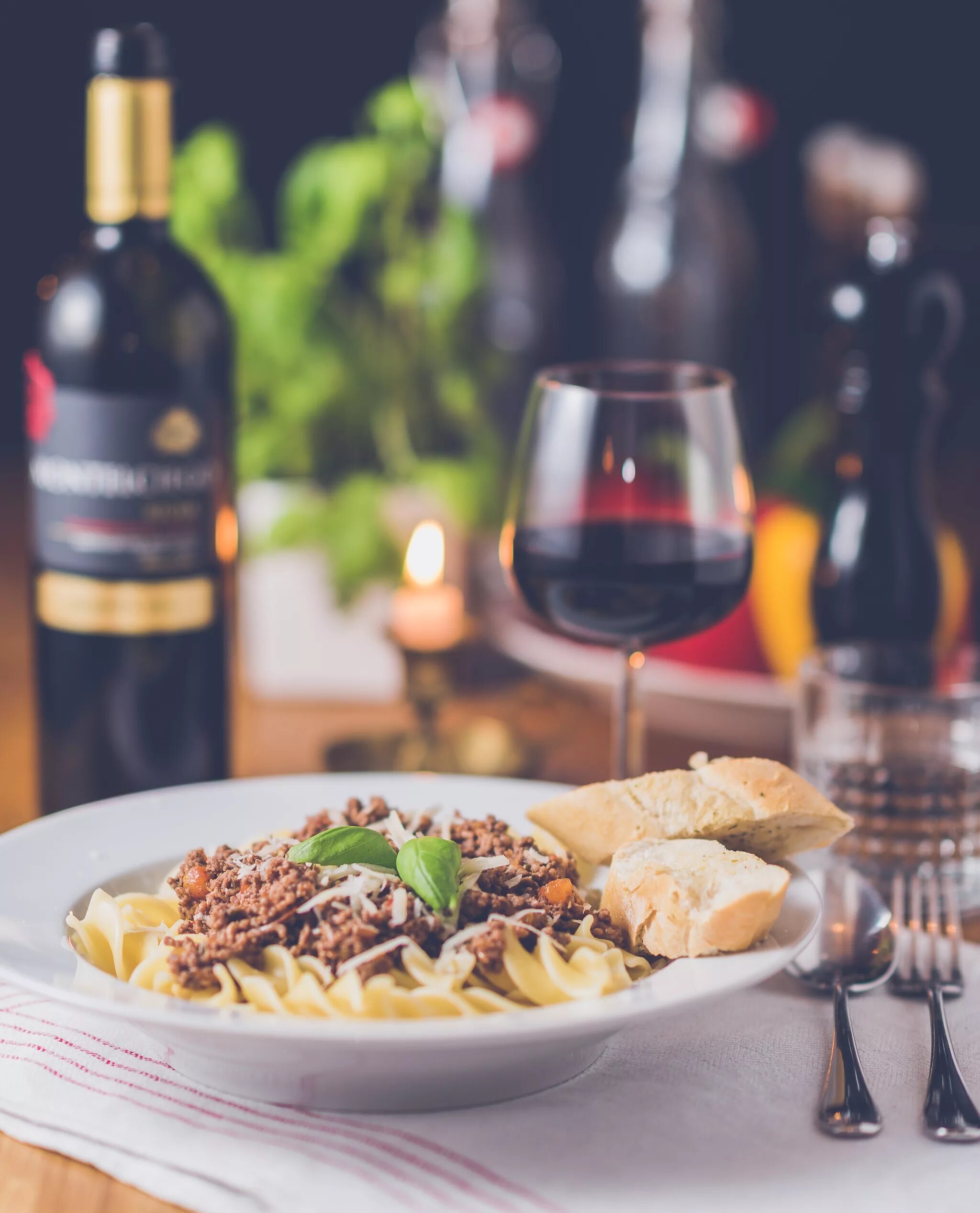 Сначала ужин. Ужин с вином. Итальянская кухня вино. Итальянская еда и вино. Шикарный ужин с вином.