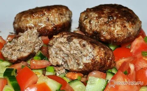 Мясные котлеты с ржаным хлебом