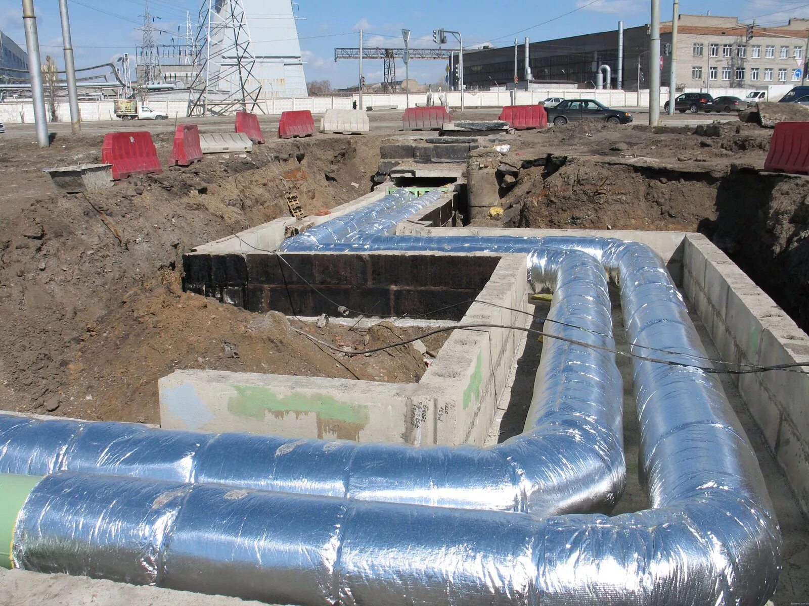 Реконструкция тепловой сети. Прокладка тепловых сетей. Строим теплотрассы. Трубы теплотрассы. Наружная прокладка трубопроводов.