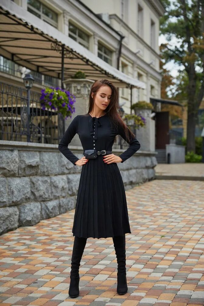 вечерние образы с черной прямой юбкой. черное платье миди с колготками. виктория бекхэм рост. ариадна маевская в красном платье. черное платье миди с колготками.