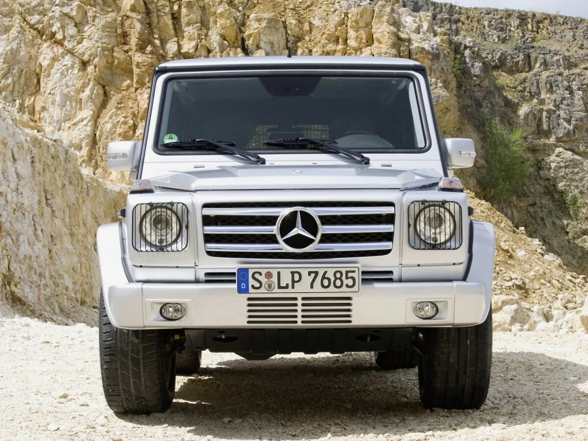 Машины мерседес гелик. Mercedes-Benz g-klasse (w463). Mercedes Benz g55. Mercedes Benz g class 55 AMG. Мерседес Бенц g55 AMG 2008.