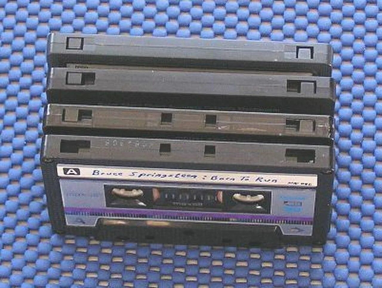Чем отличаются кассеты. Кассета для магнитофона Sony Type i. Кассета 2б9м. ВХС кассеты. Кассеты Teac OCASSE.