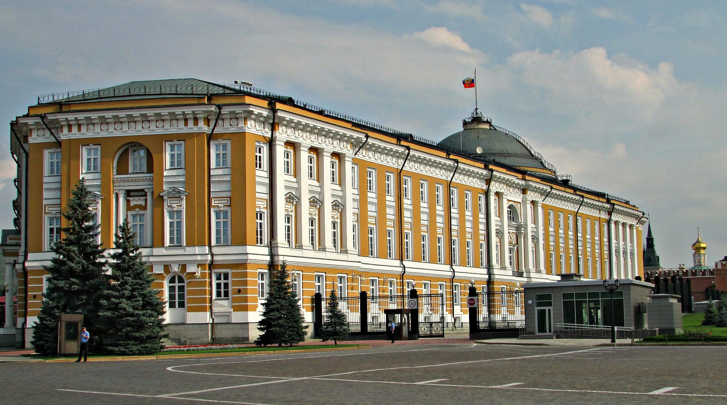 Кремлевская 41. Сенатский дворец Московского Кремля. Сенатский дворец в Кремле резиденция президента. Казаков Сенатский дворец в Москве. Здание Сената (Сенатский дворец) в Московском Кремле.