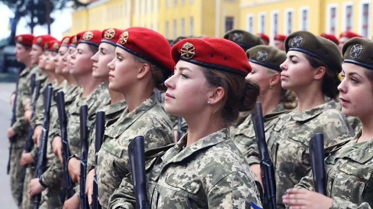 Украинские женщины военные. Украинские женщины военнослужащие. Женщина солдат. Женщины военные ВСУ.