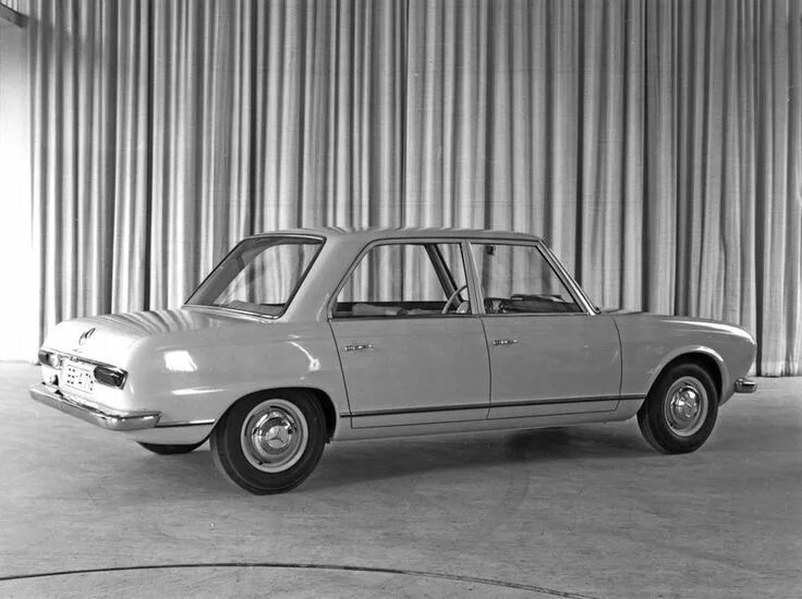 Мерседес 79 года. Мерседес 126 560 sel. Mercedes-benz w114/w115. Мерседес 280 s 1968. Mercedes benz w115.