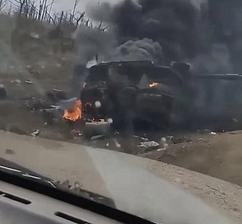 Подбитый челленджер. Сгоревший танк Челленджер. Сгоревший Челленджер на Украине. Сгоревшие леопарды на Украине.