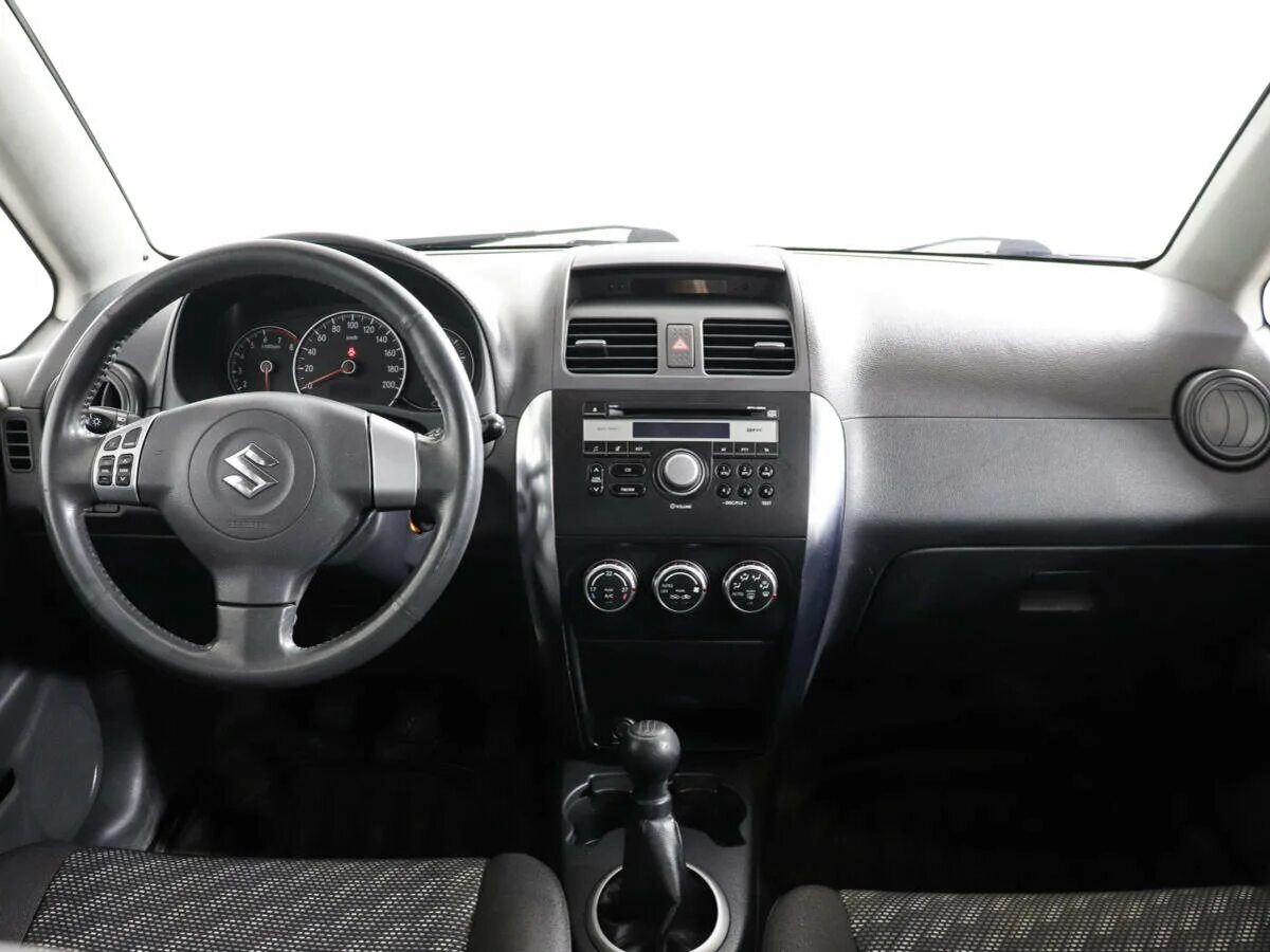 Купить сузуки в салоне. Suzuki sx4 1.6 механика, 2008. Сузуки sx4 2008 салон. Сузуки sx4 механика. Suzuki sx4 салон 2006г правый руль.