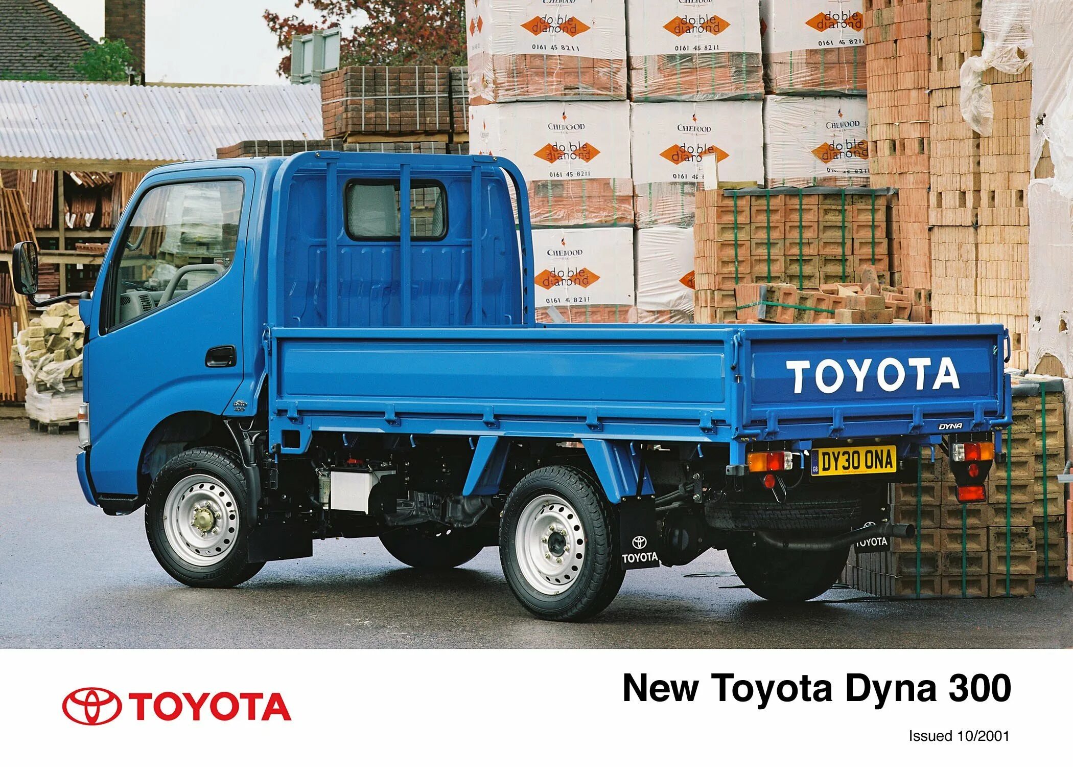 Продажа японских грузовиков. Toyota Dyna 300. Тойота Дюна 4х4 бортовой. Грузовой-бортовой Toyota Dyna. Японский самосвал Тойота Дюна.