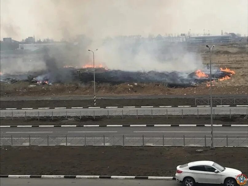 Пожар на Левенцовке Ростов-на-Дону 01.10.2022. Пожар в Новочеркасске сейчас. Пожар в Новочеркасске вчера. Новочеркасск сгорела