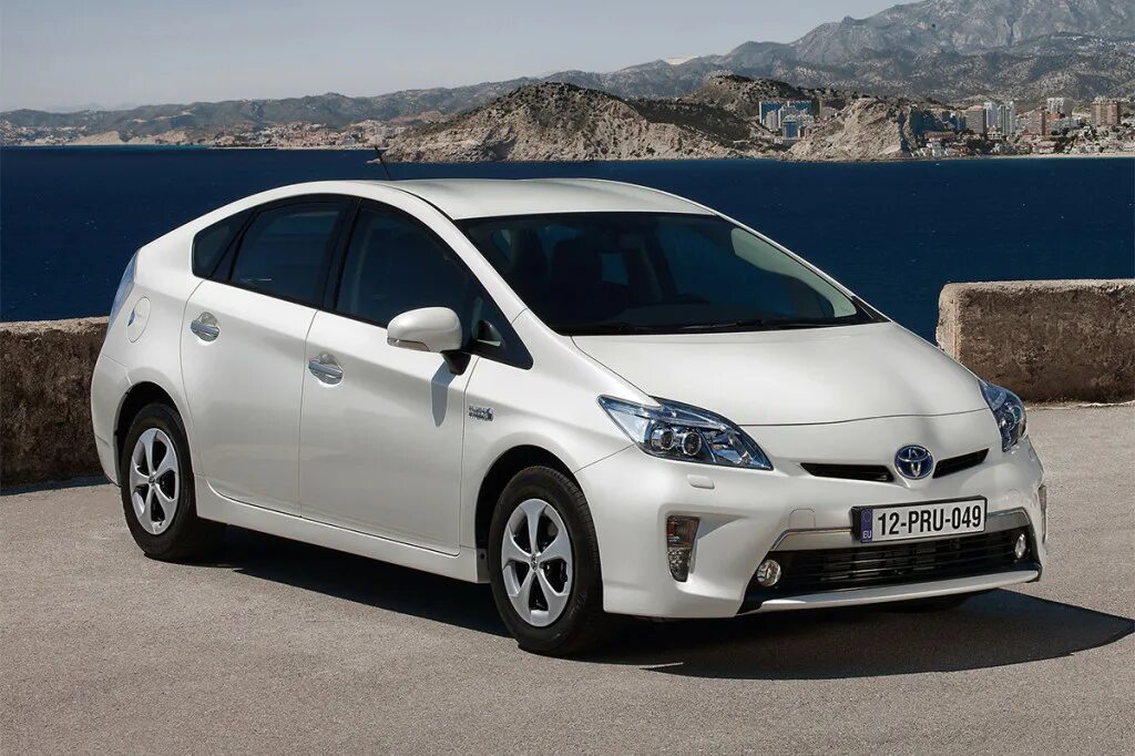 Toyota Prius. Toyota Prius zvw35. Toyota Prius Hybrid. Toyota Prius 6. Hybrid на русском