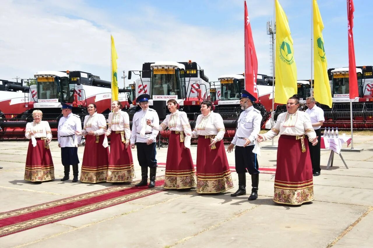 АО СХП Терский Буденновский район. Посёлок Терский Ставропольский край Буденновский район. СПК Терский Буденновский район. СХП Терский Ставропольский край.