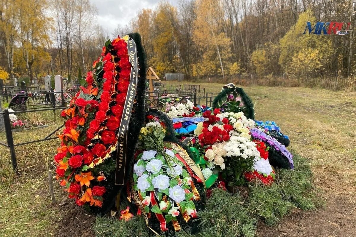 В черни убили подростка. Могила подростка. Похороны в Рязанской области.