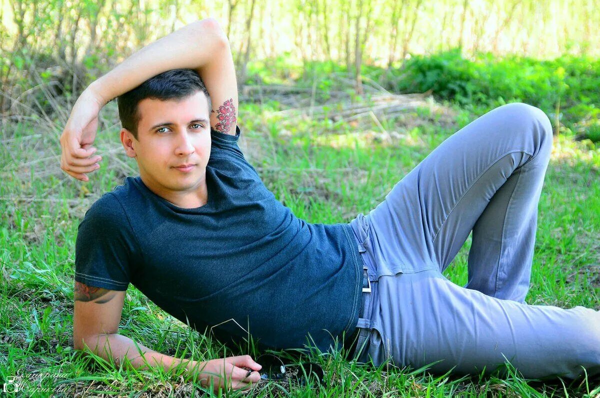 Мужская домашняя фотосессия. Кобец алексей. Фото мужчины красивые домашнее. Домашняя фотосессия мужчины. Фото мужчины красивые домашнее.